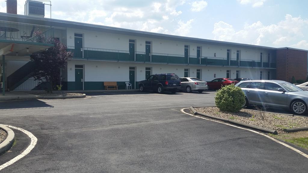 Huntingdon Motor Inn Exterior photo